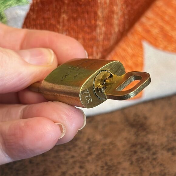 LOUIS VUITTON LOCK & KEY BRASS FULL FUNCTION LV PARIS MADE IN FRANCE EUC 322 - Picture 10 of 13